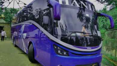 হানিফ এন্টারপ্রাইজের একটি অত্যাধুনিক এসি বাস, যা বিলাসবহুল ভ্রমণের জন্য প্রস্তুত।